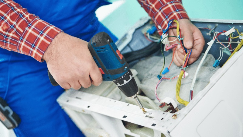 Sarıgöl Ferroli Ferroli çamaşır makinesi kart tamiri – Su almama arızası orijinal parça ile giderildi. - Teknik servis örneği